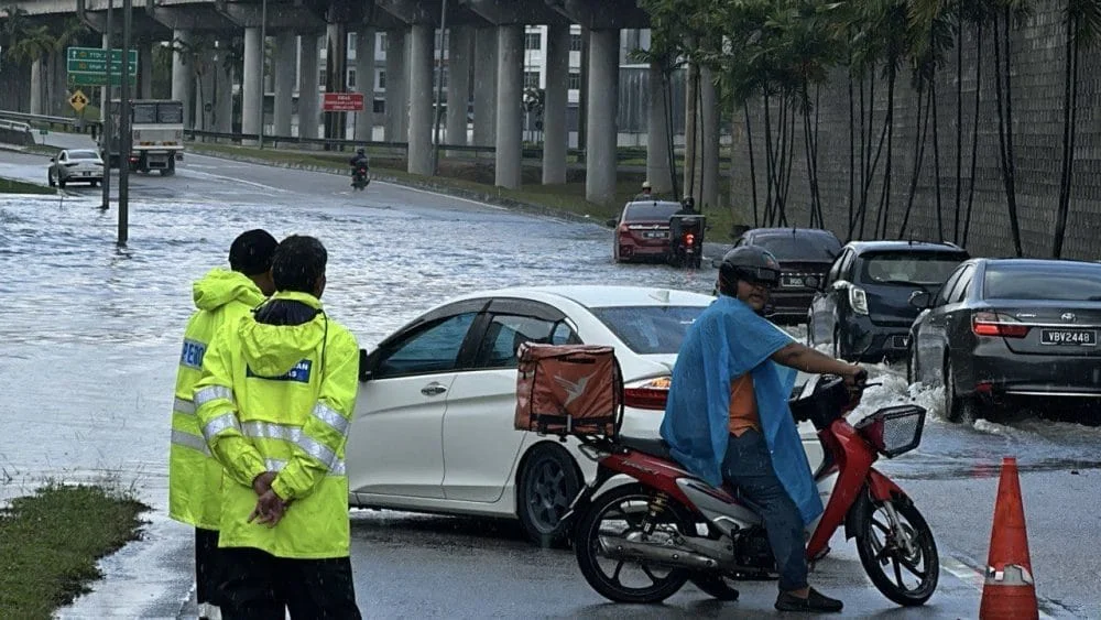 Banjir kilat Shah Alam, Bukit Jelutong dan NKVE