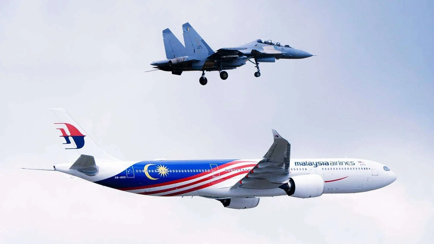 Malaysia Airlines A330-900neo dengan TUDM Sukhoi Su-30 MKM