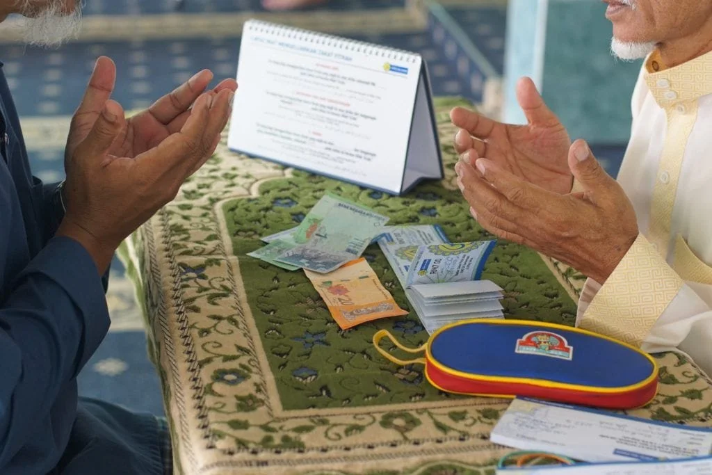 Zakat Fitrah wajib dibayar oleh semua orang Islam yang penuhi syarat