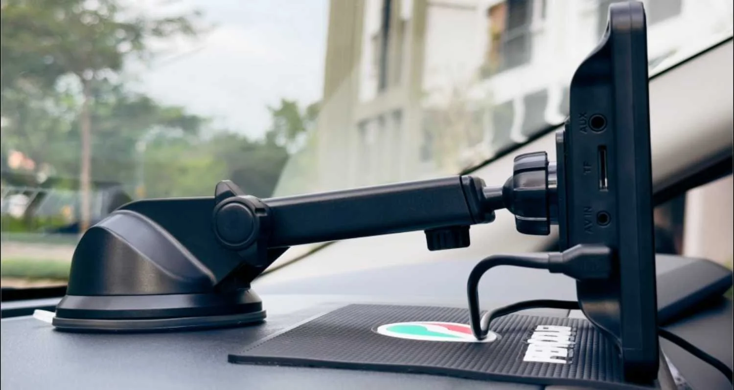 Headunit Essgoo 7" Android Auto Apple Carplay di dashboard kereta