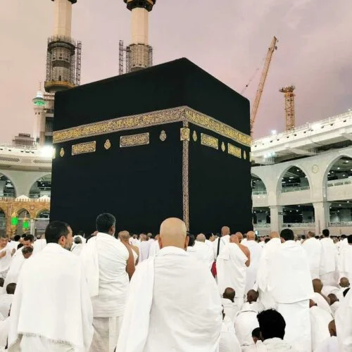 Jemaah haji di hadapan kaabah