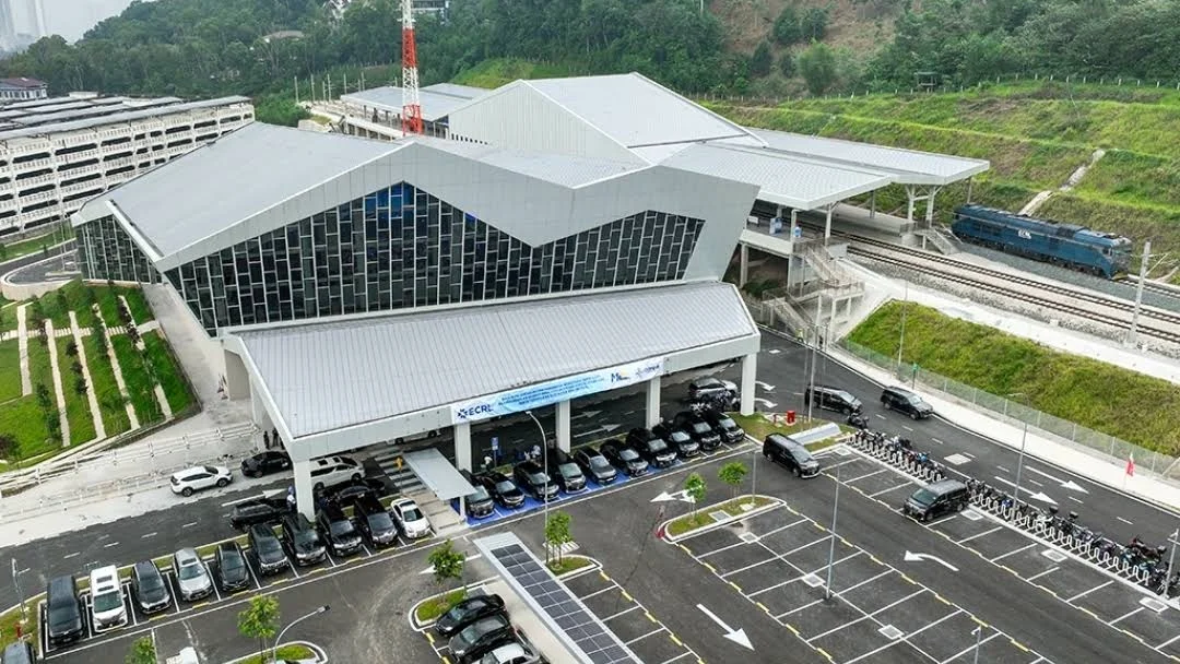 Stesen ECRL Gombak berhubung TBG LRT Bas